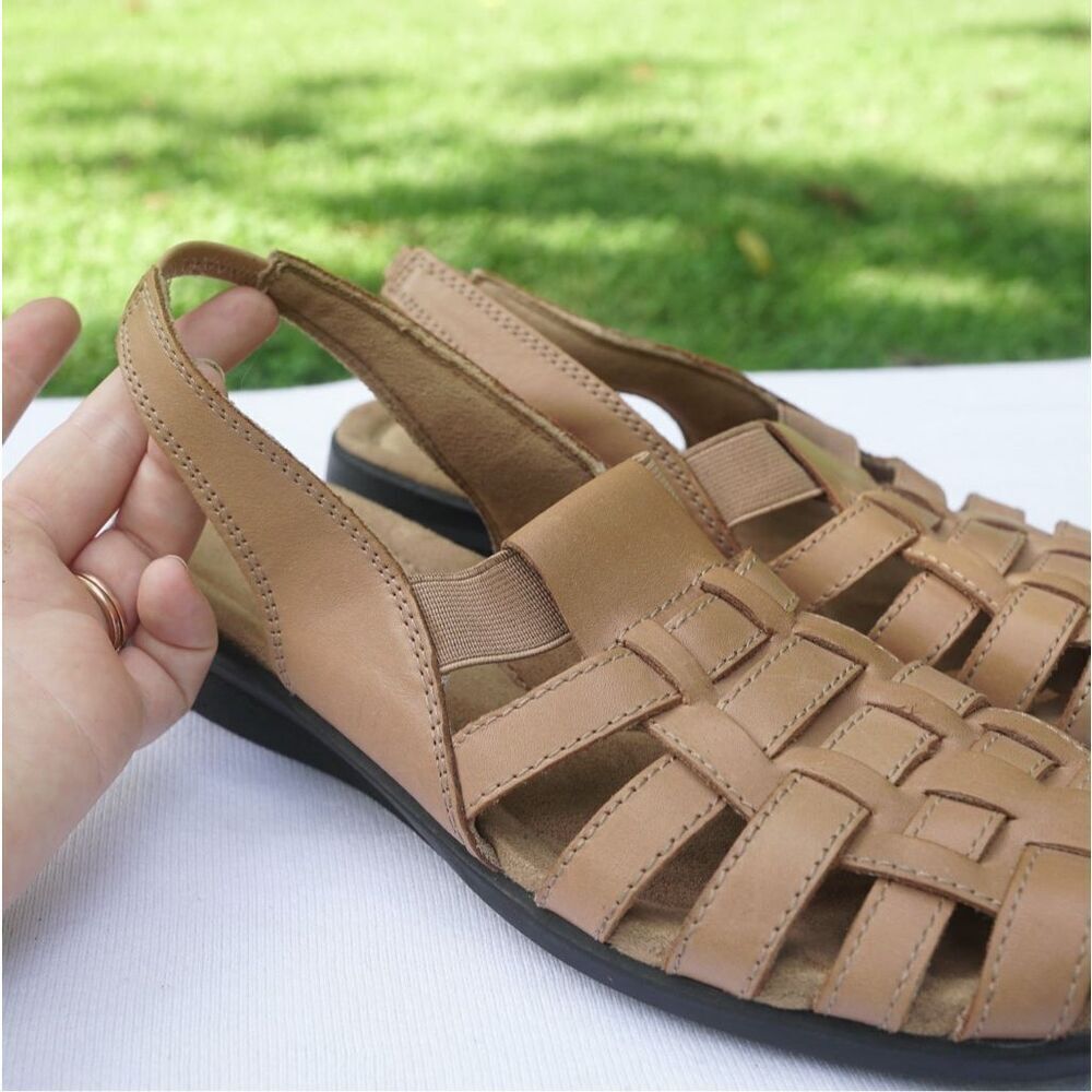 Array Tan Leather Chunky Slingback Fisherman Sand… - image 2